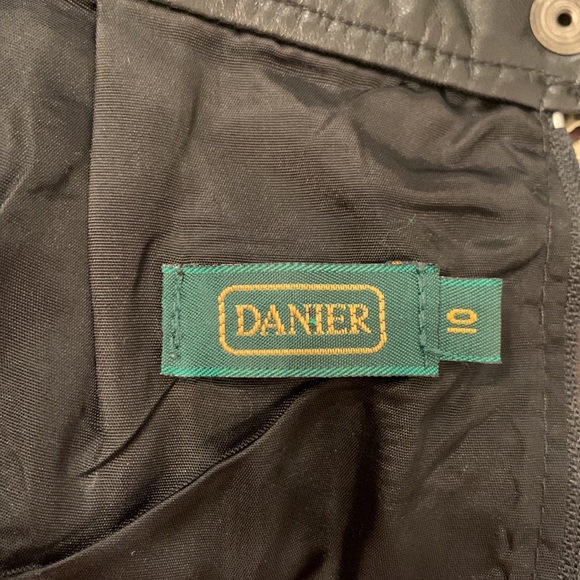 Danier Black leather skirt - Picture 3 of 3